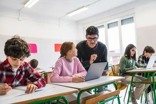 Na českých základkách mění styl výuky a zavádějí nový volitelný předmět. Rodiče se obávají, zda je vhodný i pro tak malé děti